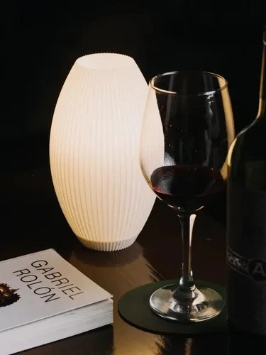 White ribbed barrel-shaped table lamp, 24 cm tall